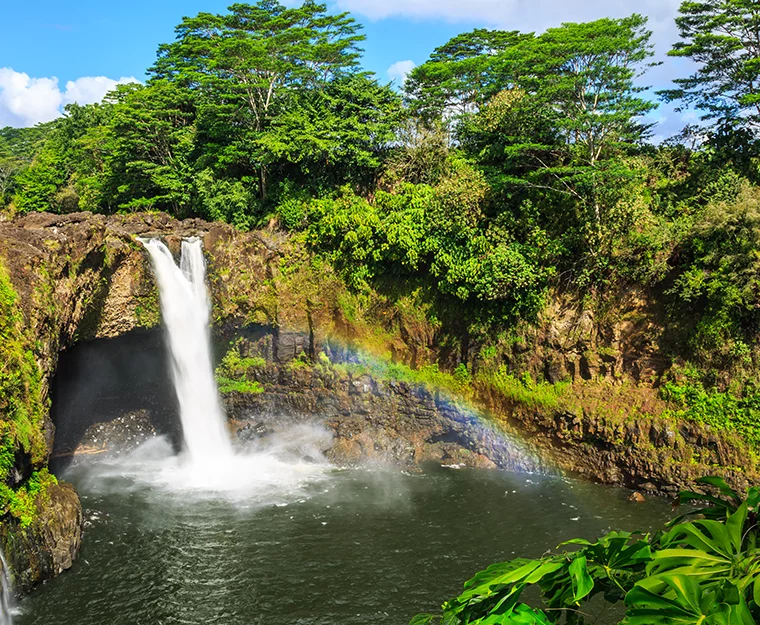 122121 Waterfal waterfall in hawaii