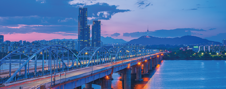 Dongjak Bridge and Han River Can see beautiful night time views of landscape Seoul city and Namsan Tower. At Dongjak Bridge, Seoul, South Korea.